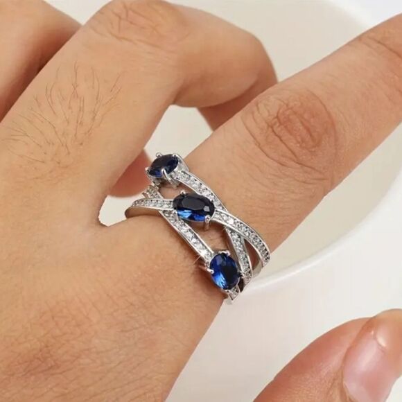 Stunning Sapphire Cubic Zirconia ring sz 7 - Picture 2 of 6